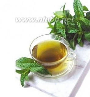 喝绿茶的3大副作用 女性喝绿茶需谨慎_绿茶的副作用