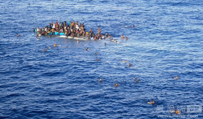 意大利沉船 地中海载有700名移民沉船现场照片曝光 大量人被蛇头锁在船舱