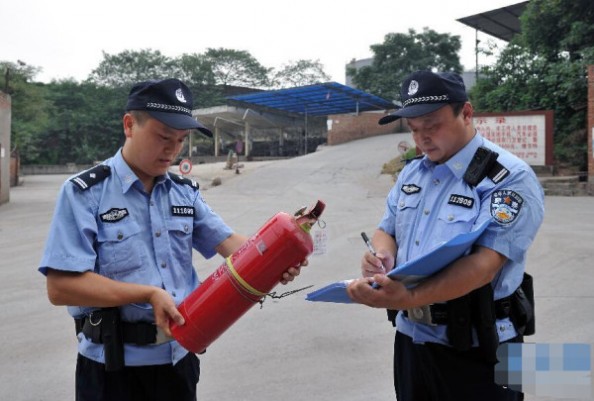 重庆铁路警方开展危化品安全专项检查行动