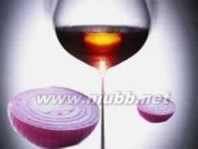 洋葱葡萄酒的做法 红酒泡洋葱的功效与制作方法