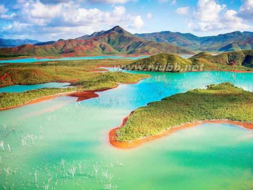 新喀里多尼亚旅游 新喀里多尼亚 湖光水色梦幻地