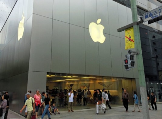新iPhone首发没人排队 日本：中国人在家抢