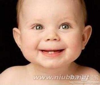 婴儿乳牙 宝宝先长上面的牙又什么异常吗？