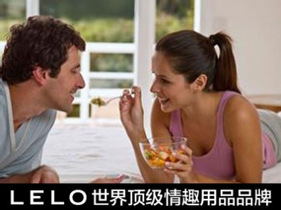  不同地域让人咋舌的性风俗：1.塔斯曼尼亚的寡妇：切下老公的小兄弟做颈链