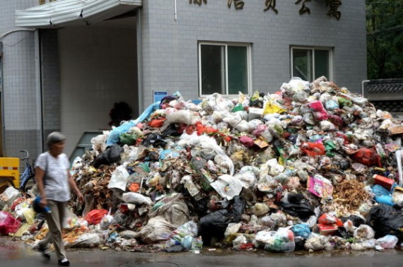 济南遭遇垃圾处理危机 多个垃圾中转站停摆