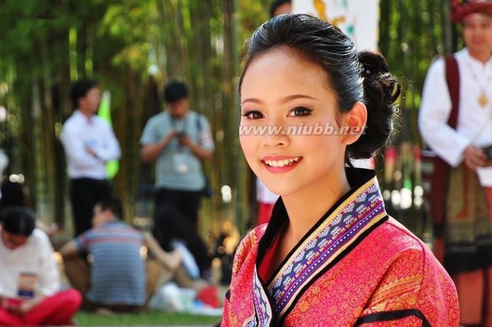 吕爱惠 她们的世界太复杂：艳美而凄凉的泰国女人(高清组图)