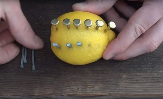 柠檬发电点火的科学小实验