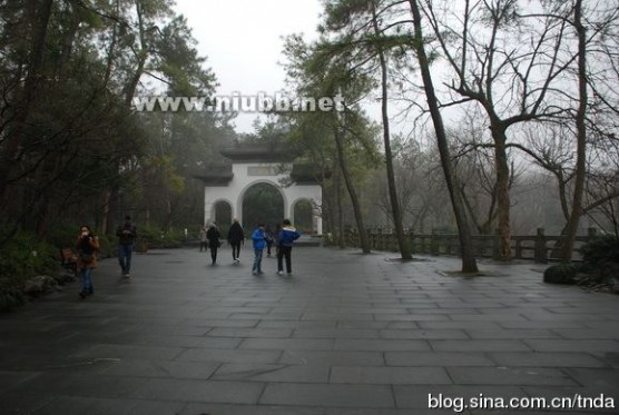 杭州风景----灵隐寺攻略，飞来峰造像，一线天，
