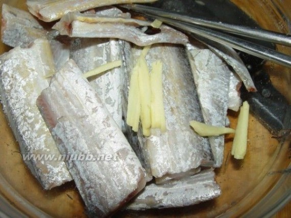 干炸带鱼 干炸带鱼的做法,干炸带鱼怎么做好吃,干炸带鱼的家常做法