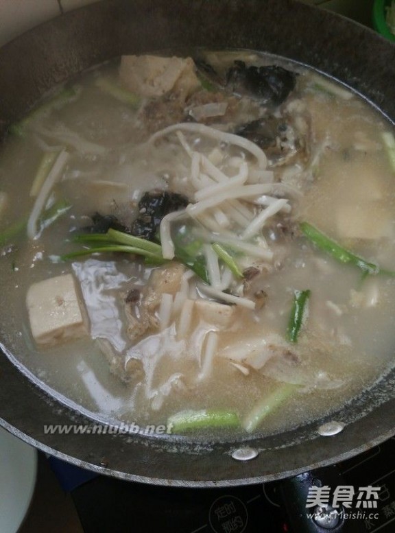 鱼头豆腐汤的做法 鱼头豆腐汤的做法