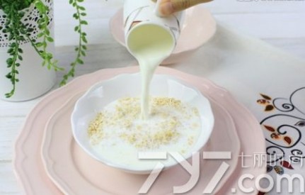 牛奶燕麦粥 燕麦牛奶怎么做 燕麦牛奶粥的家常做法