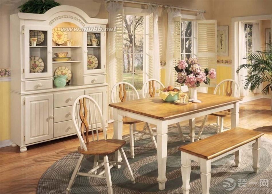 家庭用餐桌 家用餐桌尺寸多少合适?哪种餐桌材质比较好?