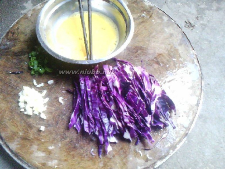 包菜炒鸡蛋 紫包菜炒蛋的做法,紫包菜炒蛋怎么做好吃,紫包菜炒蛋的家常做法