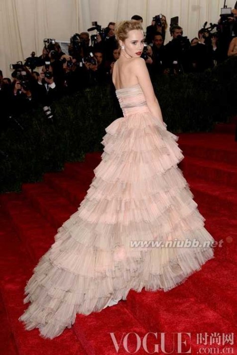 met ball 谁去了Met Ball？她们都穿了什么？