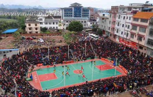 中国篮球比赛 中国的乡村篮球赛也可以高大上