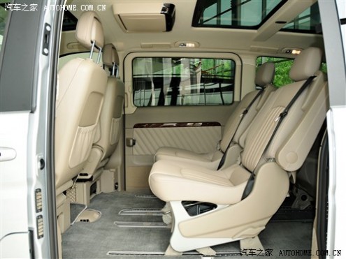 奔驰 福建戴姆勒 唯雅诺 2011款 2.5L 领航版