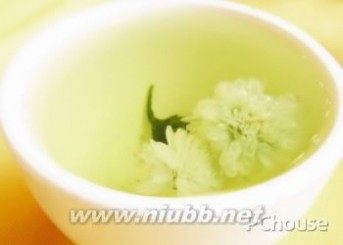 菊花茶的功效与作用 【菊花茶】菊花茶的功效与作用与禁忌，菊花茶的泡法，喝菊花茶有什么好处，菊花茶变绿
