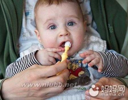 婴儿长牙腹泻 读懂宝宝“牙语”，萌娃长牙护理不闹心
