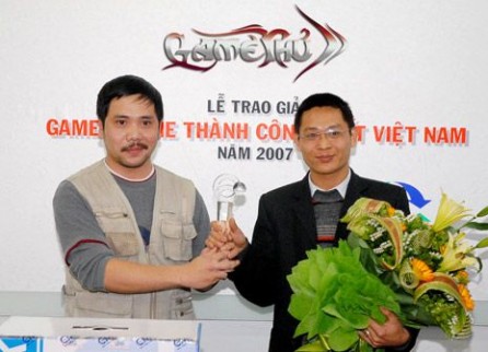 《天龙八部》越南代理FPT公司代表领取最高奖
