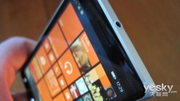 微软确定Lumia 950手机定价同比iPhone 6s