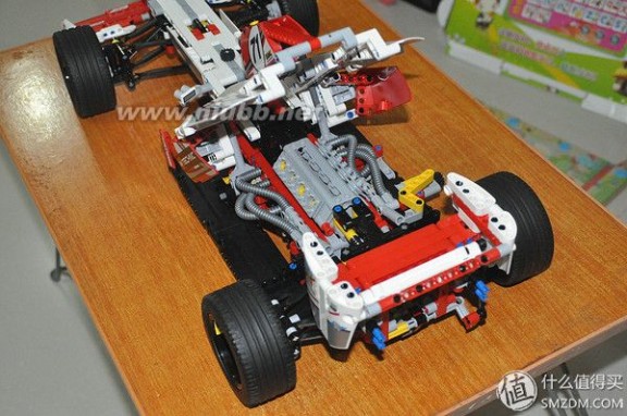 单反穷三代 单反毁一生，LEGO穷三代 篇五十六：LEGO 42000 机械系列 方程式赛车