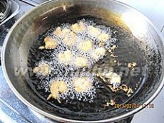 炸虾仁的做法 炸虾仁的做法，炸虾仁怎么做好吃，炸虾仁的家常做法