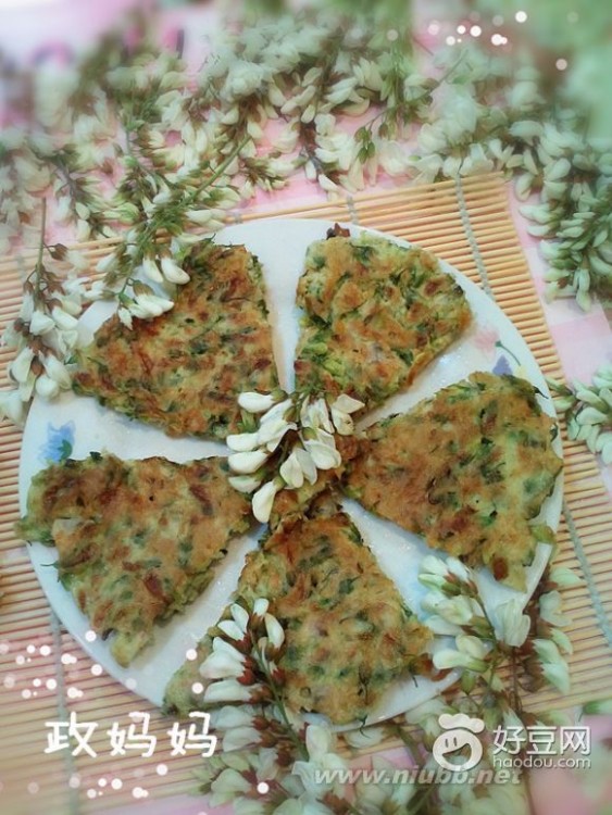 槐花饼的做法 蛤蜊槐花饼的做法，蛤蜊槐花饼怎么做好吃，蛤蜊槐花饼的家常做法