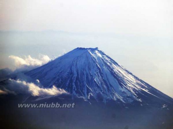东京18 寻星【小妞在东京18】空中回望富士山