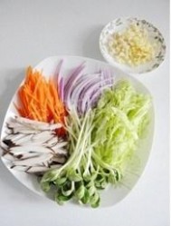 炒面的做法 蔬菜炒面的做法，蔬菜炒面怎么做，蔬菜炒面的家常做法