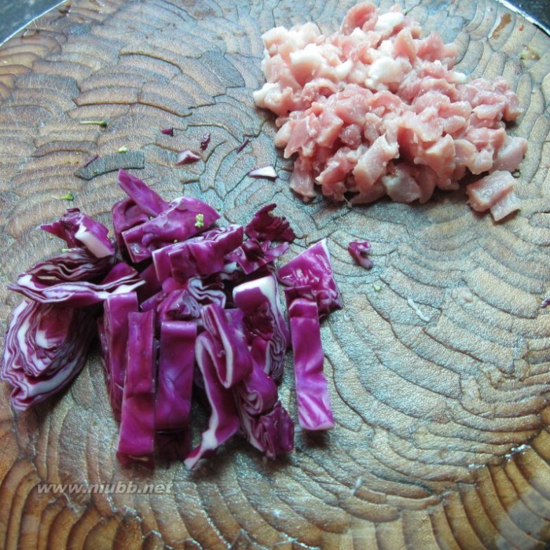 包菜炒肉 紫色包菜炒肉的做法,紫色包菜炒肉怎么做好吃,紫色包菜炒肉的家常做法