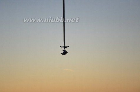 牛人高空天线跳伞 牛人：谷歌57岁高管4万米高空玩跳伞破纪录