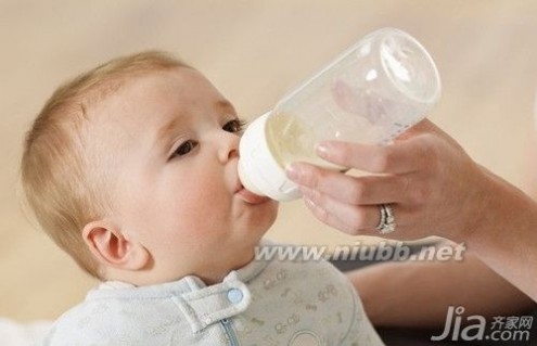 奶瓶什么材质好 塑料奶瓶好吗 塑料奶瓶什么材质好