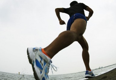 正确的跑步减肥方法 慢跑运动减肥的误区 五个小技巧教你正确方法