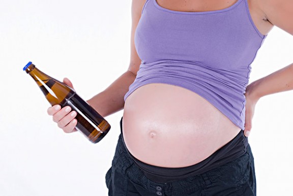  孕妇可以喝啤酒吗 孕妇能喝酒吗