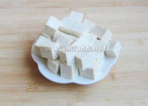 东北炖鱼的做法大全 侉炖豆腐鱼的做法，侉炖豆腐鱼怎么做好吃，侉炖豆腐鱼的家常做法