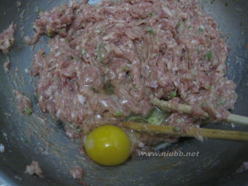 肉丸子的做法 猪肉丸子的做法，猪肉丸子怎么做好吃，猪肉丸子的家常做法