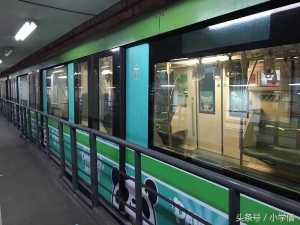 PDD、林更新攻占地铁广告，熊猫TV：车厢我包了
