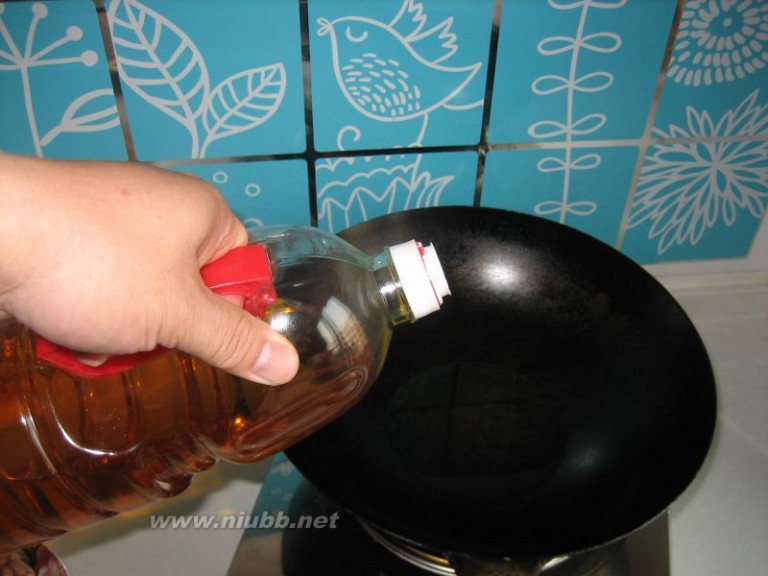 炒花生米 油炒花生的做法，油炒花生怎么做好吃，油炒花生的家常做法