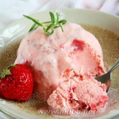 做草莓冰淇淋 草莓冰淇淋,草莓冰淇淋的做法,草莓冰淇淋的家常做法