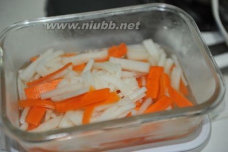 韩式萝卜泡菜的做法 韩式泡菜萝卜的做法，韩式泡菜萝卜怎么做好吃，韩式泡菜萝卜的家常做法