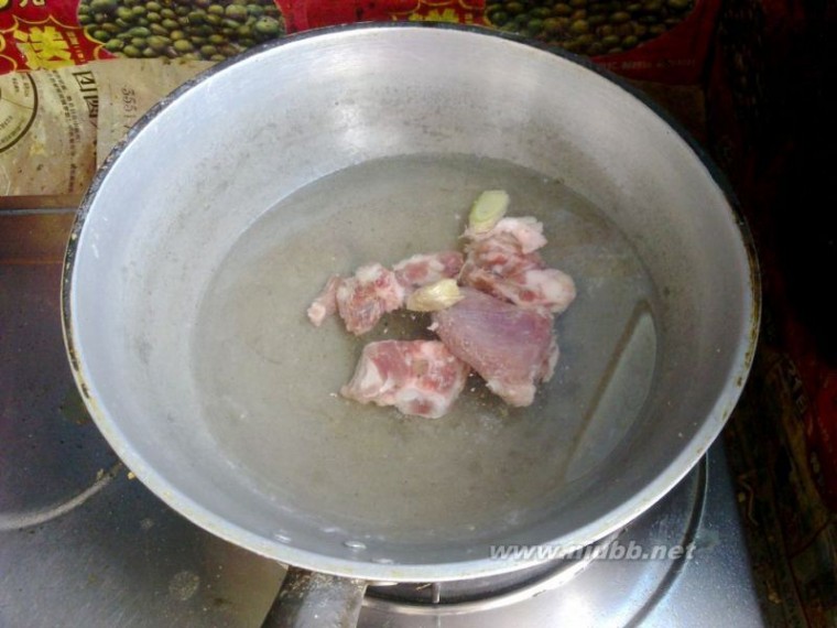 萝卜海带排骨汤 萝卜海带排骨汤的做法,萝卜海带排骨汤怎么做好吃,萝卜海带排骨汤的家常做法