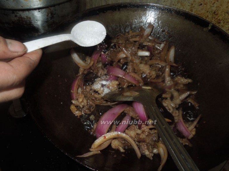 菲菲宝 羊肉炒木耳的做法,羊肉炒木耳怎么做好吃,羊肉炒木耳的家常做法