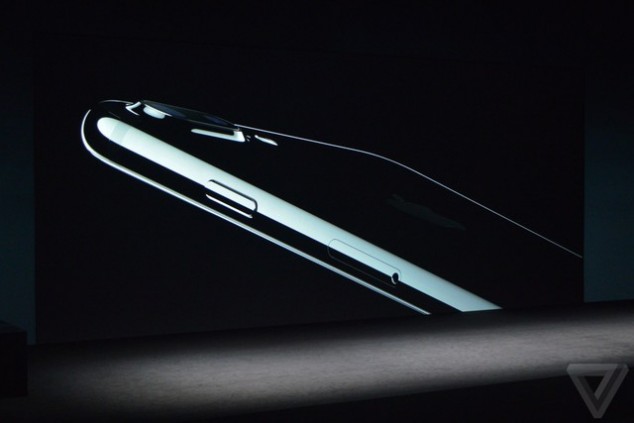 防水防尘+新颜色 苹果iPhone7正式发布 