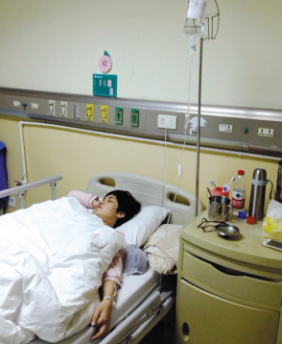 冀中教师突患白血病全体同仁捐款相助