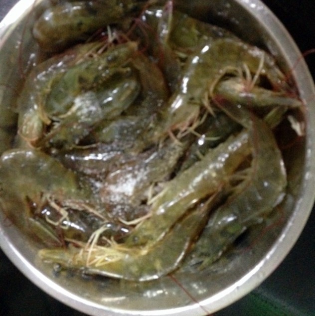 咖喱虾 黄金咖喱虾的做法，黄金咖喱虾怎么做，黄金咖喱虾的家常做法