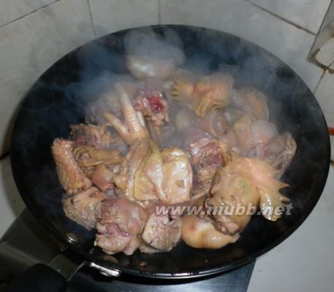 鸡火锅的做法 飘香鸡肉火锅的做法，飘香鸡肉火锅怎么做好吃，飘香鸡肉火锅的家常做法
