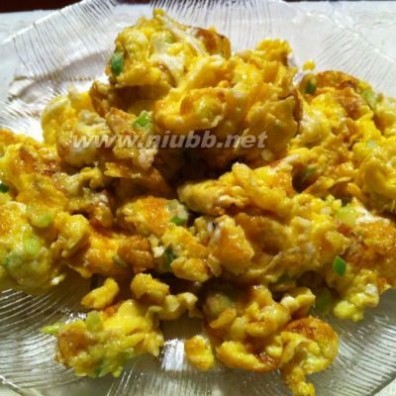 炒鸡蛋的做法 葱花炒鸡蛋,葱花炒鸡蛋的做法,葱花炒鸡蛋的家常做法