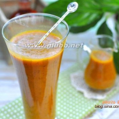 胡萝卜苹果汁 胡萝卜苹果汁,胡萝卜苹果汁的做法,胡萝卜苹果汁的家常做法