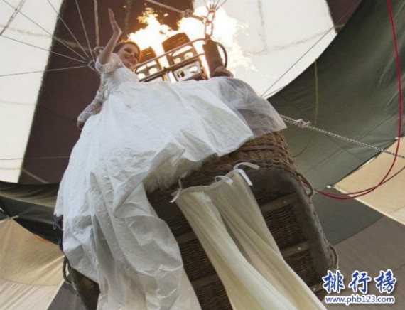 世界上最长的婚纱 世界上最长的婚纱,中国婚纱长达4100米（40人捧裙摆）