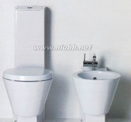 站立式小便器 妇洗器安装 作足2平米浴室的文章
